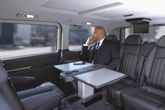 private driver vtc geneve van mercedes interieur haut de gamme